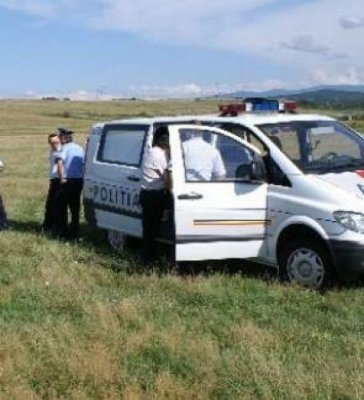 Bărbat omorât pe câmp, la Satu Nou. Oamenii legii caută criminalul